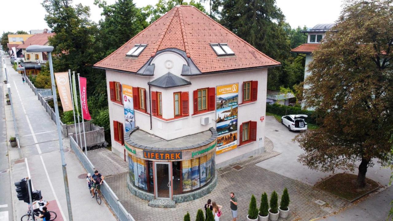 Triglav Apartment House Kranj Exteriör bild