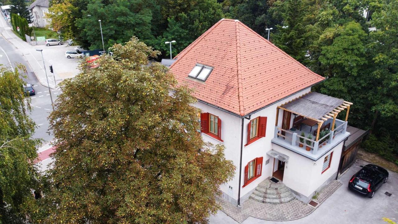 Triglav Apartment House Kranj Exteriör bild