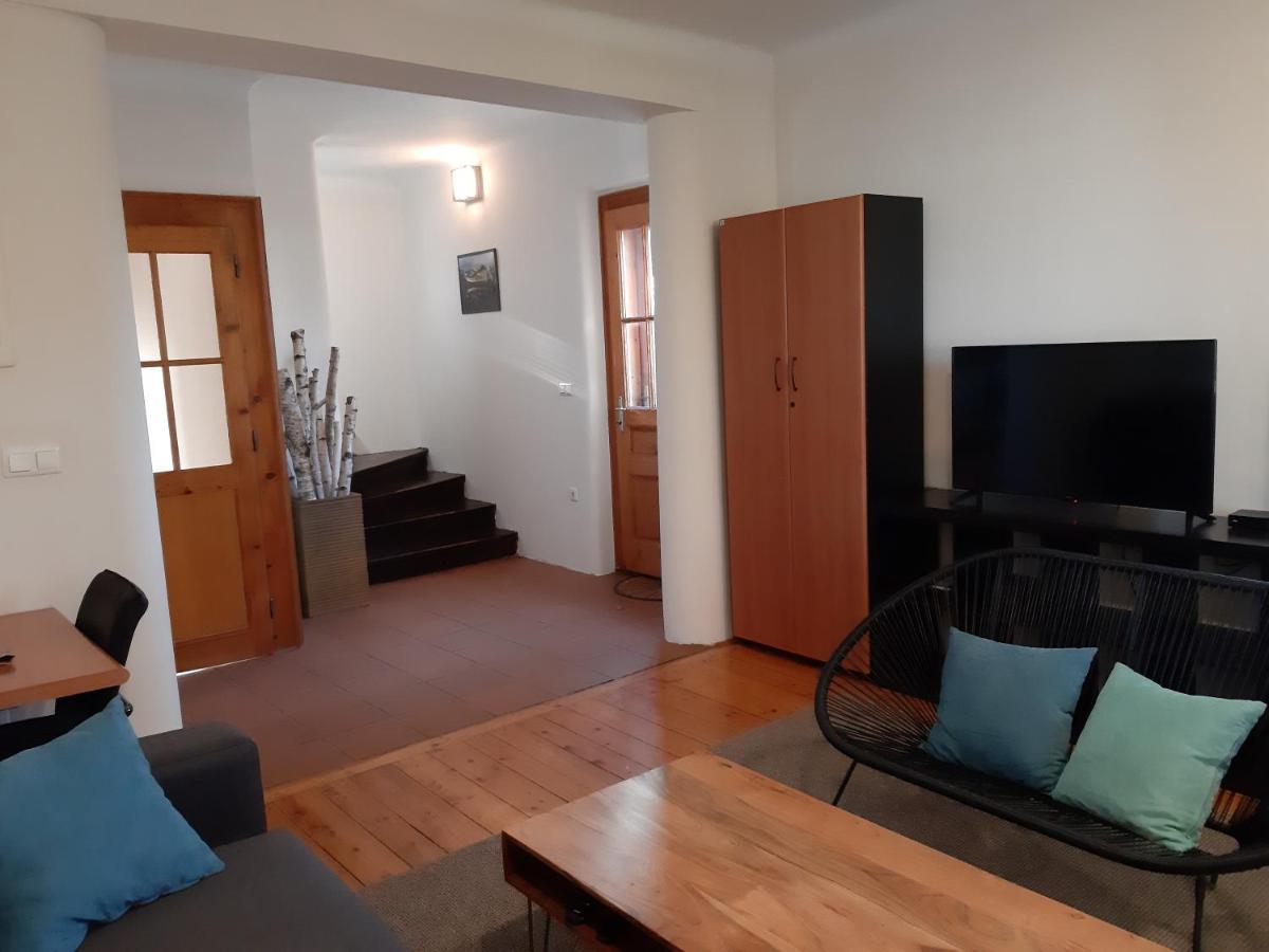 Triglav Apartment House Kranj Exteriör bild