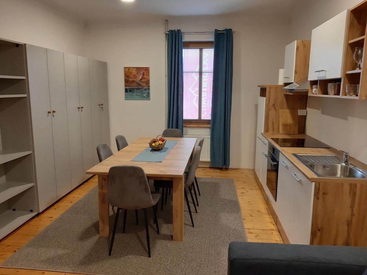 Triglav Apartment House Kranj Exteriör bild