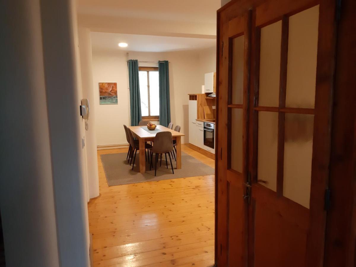 Triglav Apartment House Kranj Exteriör bild
