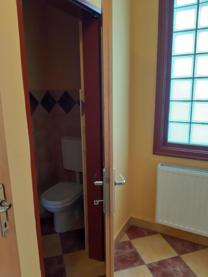 Triglav Apartment House Kranj Exteriör bild