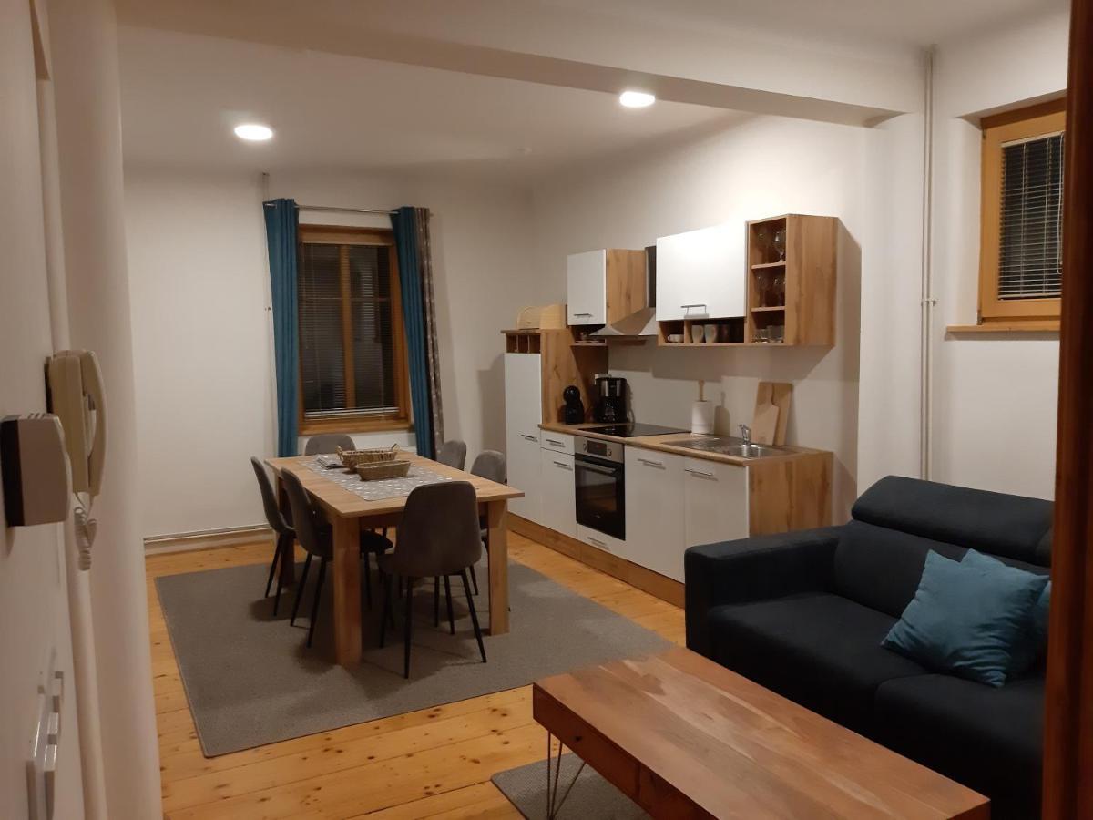 Triglav Apartment House Kranj Exteriör bild
